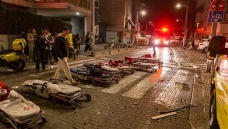 إعلام إسرائيلي: ارتفاع عدد المصابين نتيجة القصف الإيراني على ديمونة وعراد إلى 175 شخصا