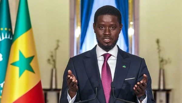 رئيس السنغال يقوم بزيارة رسمية إلى إسبانيا تستغرق 72 ساعة .. الثلاثاء