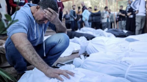 استشهاد وإصابة 7 فلسطينيين في قصف إسرائيلي وسط قطاع غزة