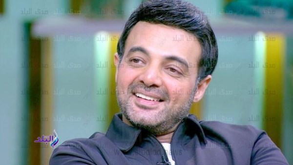 عمرو محمود ياسين يرد على شائعة ارتباطه بفنانة شهيرة