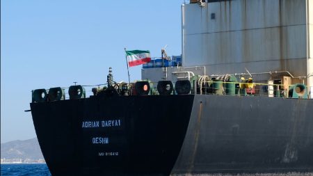 تصعيد بحري غير مسبوق .. القيادة المركزية الأمريكية تعلن إغراق 17 سفينة إيرانية