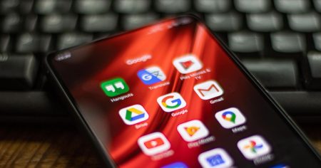 كيفية عمل نسخة احتياطية لهاتفك الأندرويد (2026)