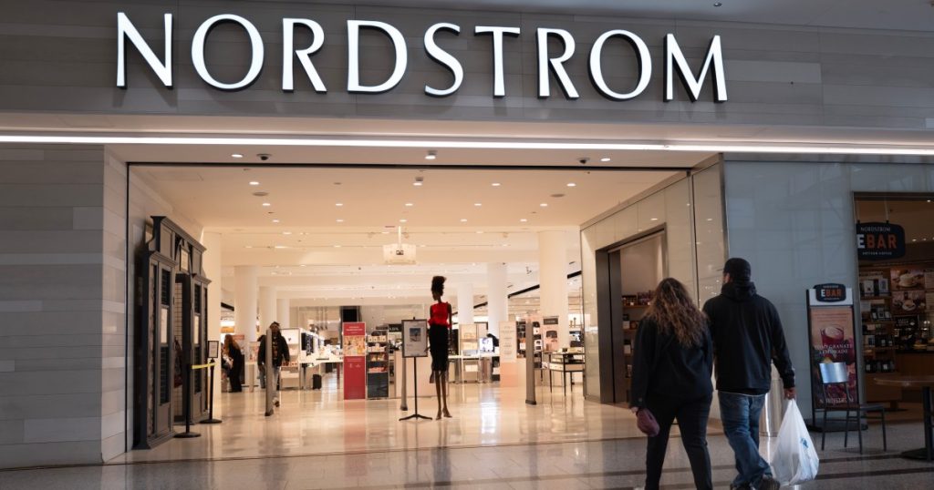 أسقطت نوردستروم أكثر من 7000 عملية تخفيض أسعار جديدة – وذهبت هذه الجواهر المخفية الـ 13 مباشرة إلى عربتي