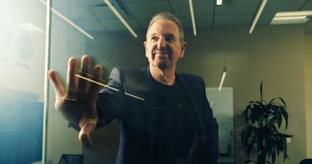 يصر الرئيس التنفيذي لشركة Arm على أن السوق يحتاج إلى وحدة المعالجة المركزية الجديدة الخاصة به. يمكن أن يغضب الجميع