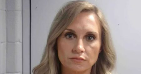 بدء محاكمة عمدة لويزيانا السابق المتهم باغتصاب مراهقة في حفلة بينما يشهد طفلان ضدها