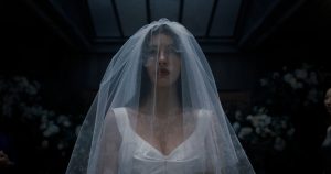 ما هو التحول في فيلم Netflix “شيء سيئ للغاية سيحدث”؟ شرح الكشف عن المفاجأة