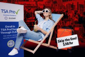 يتيح جليسو طوابير TSA للمسافرين الأذكياء تخطي فترات الانتظار الطويلة – مقابل 25 دولارًا في الساعة