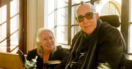 تعرف على الرجل الذي يصنع الموسيقى بزراعة دماغه