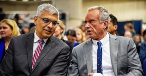 لماذا يؤيد مركز السيطرة على الأمراض التابع لـ RFK “اتخاذ القرار المشترك” بشأن اللقاحات