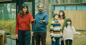 حقق فيلم الإثارة الجديد “Firebreak” على Netflix نجاحًا كبيرًا في الوقت الحالي – ولكن هل يستحق البث؟