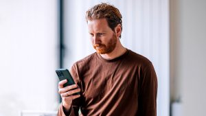 X لتعليق منشئي المحتوى الذين يفشلون في تصنيف المحتوى الحربي الناتج عن الذكاء الاصطناعي بشكل صحيح