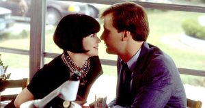 3 أفلام من الثمانينيات تستحق إعادة المشاهدة، مصنفة (مارس 2026): “شيء جامح” والمزيد