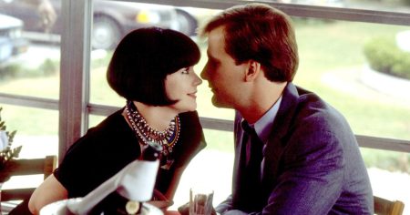 3 أفلام من الثمانينيات تستحق إعادة المشاهدة، مصنفة (مارس 2026): “شيء جامح” والمزيد