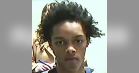 أرسل مراهق نصًا مزعجًا حول مشاهدة رجل يبلغ من العمر 73 عامًا “يلفظ أنفاسه الأخيرة” بعد قتل الضحية المزعوم