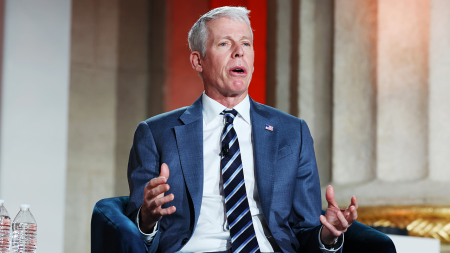 يقول وزير الطاقة إن أسعار الطاقة قد تنخفض بشكل حاد إذا وافقت إيران على الاتفاق