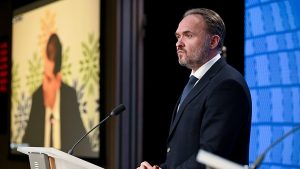 النشرة الإخبارية: صدمة الطاقة تضع بروكسل على حافة الهاوية