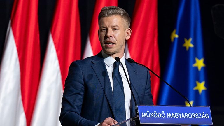 كيف تستهدف وحدة دعاية روسية الانتخابات المجرية؟