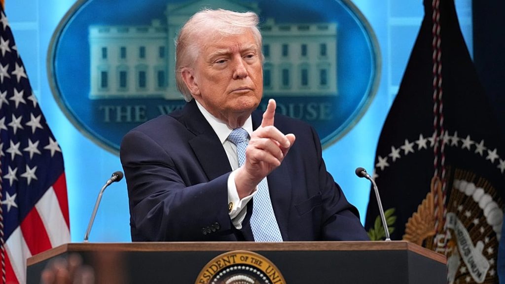 الاتحاد الأوروبي يرفض “المشروع المشترك” لترامب مع إيران لشحن السفن عبر مضيق هرمز