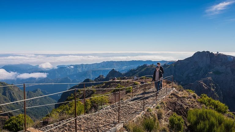 العودة إلى المسار الصحيح: إعادة فتح مسار المشي لمسافات طويلة الشهير في ماديرا بعد إغلاق دام عامين