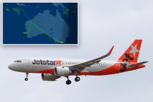 تم تحويل رحلة طيران Jetstar المتجهة إلى تايلاند من ملبورن، وتم القبض على امرأة بسبب سلوكها “غير المنتظم”.