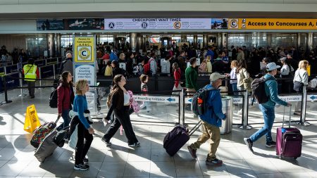 دلتا، جنوب غرب ترفع رسوم الأمتعة مع ارتفاع تكاليف شركات الطيران