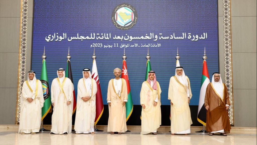 السفير يوسف زادة: مصر تحتفظ بعلاقات مع مختلف الأطراف بما فيها إيران