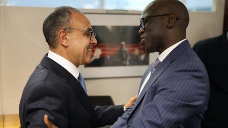 وزير الخارجية يلتقي نائب رئيس البنك الدولي لمنطقة الشرق الأوسط