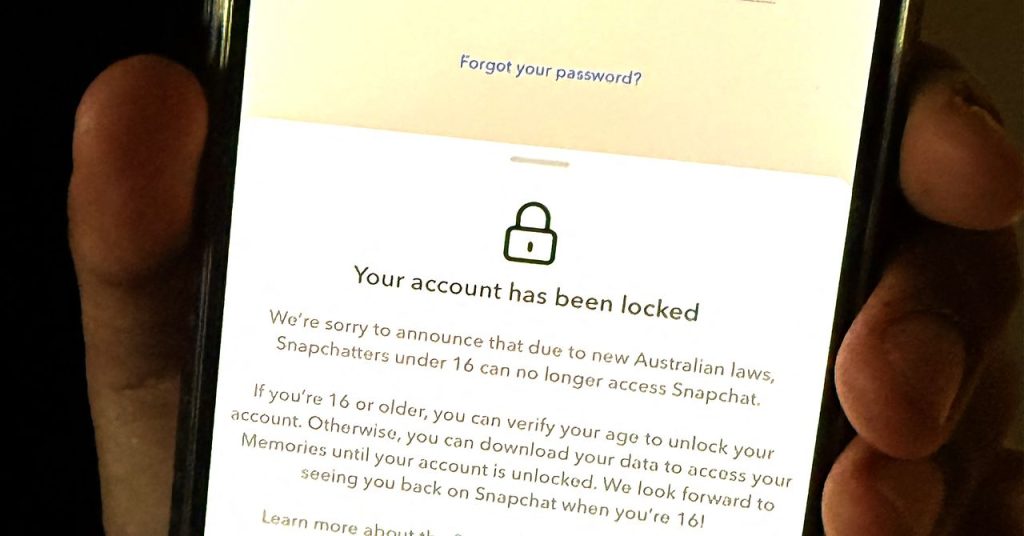 أوروبا أصبحت جادة بشأن التحقق من العمر عبر الإنترنت