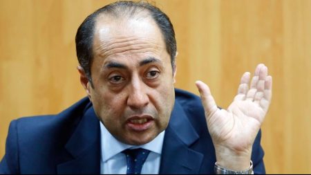 قخور جدًا بهذه الفتاة .. رسالة دعم من السفير حسام زكي لـ هنا جودة