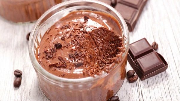 طريقة عمل موس الشوكولاتة والزبادي بمذاق احترافي