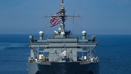 مضيق هرمز تحت النار .. مواجهة بين البحرية الأمريكية وناقلات نفط حاولت اختراق الحصار