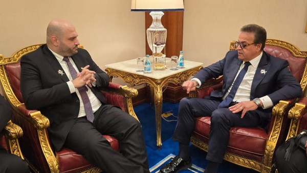 مصر تقف مع أشقائها.. تواصل هاتفي للدكتور خالد عبدالغفار وزير الصحة مع الكويت ولبنان
