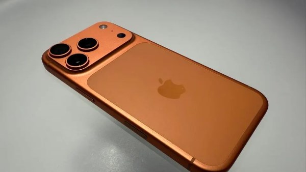 أبل تقلب الموازين.. تسريبات آيفون 18 وأول هاتف ينطوي