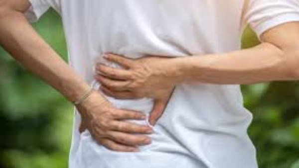 عشان ماتعملش عملية.. علامات غير متوقعة تكشف حصوات الكلى