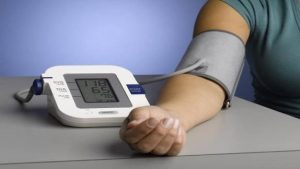 لو عندك ضغط .. 3 عادات بسيطة للسيطرة عليه