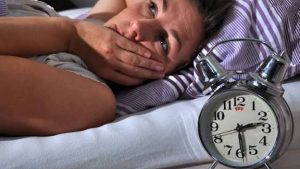 ماذا يحدث لجسمك عند النوم بعد الأكل مباشرة.. نصائح لتجنب الأضرار