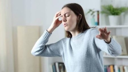 نشرة المرأة والمنوعات| أسباب خفية وراء الشعور بالتعب المستمر.. هل تناول الفاكهة يقلل من الإصابة بمرض باركنسون؟