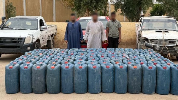 بعد إحباط محاولة تهريب 5 طن مواد بترولية للسوق السوداء.. هذه عقوبة الجريمة