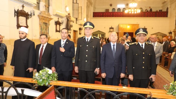 محافظ القاهرة يشهد احتفالية عيد القيامة للكاثوليك