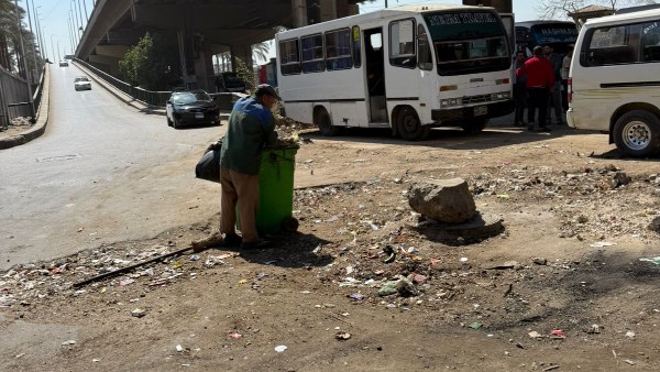 محافظ الجيزة يضبط فرز مخلفات داخل محال بشوارع المصرف وناهيا ويأمر بإخلائها وغلقها فورًا