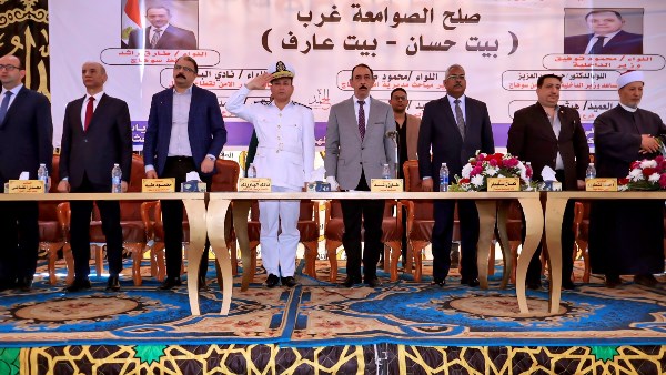 محافظ سوهاج يشهد صلح أبناء العمومة بعائلة العضايمة بالصوامعة غرب