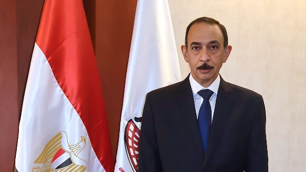 محافظ سوهاج يوجه بتكثيف الحملات الرقابية على المطاعم والأندية لضمان سلامة الغذاء