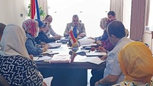 نائب محافظ أسوان يستعراض الآليات الخاصة بالمشاركة بالدورة الخامسة لجائزة مصر للتميز الحكومى لعام 2026