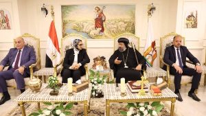 محافظ الوادي الجديد يهنئ نيافة الأنبا أرسانيوس وأقباط المحافظة بعيد القيامة المجيد