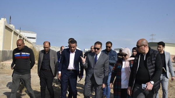 محافظ بورسعيد يشدد على أهمية تطوير البنية التحتية لدعم الاستثمار بالمنطقة الصناعية .. صور