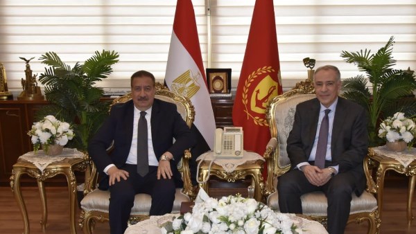 لبحث سبل دعم الاستثمار.. محافظ بورسعيد يستقبل رئيس جمعية المستثمرين