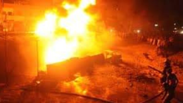 السيطرة على حريق فى حديقة نقابة الصيادلة بـ بنها