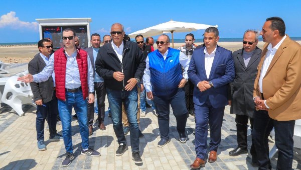 محافظ كفر الشيخ يتفقد الكورنيش الجديد بمصيف بلطيم| صور