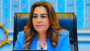 وزيرة التنمية المحلية تتلقى تقريراً من مركز سيطرة الشبكة الوطنية للطوارئ بالوزارة حول جهود إزالة أدوار مخالفة بالإسكندرية والغربية