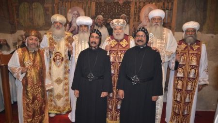 رسامة راهبان جديدان بدير الأنبا أنطونيوس بالبحر الأحمر